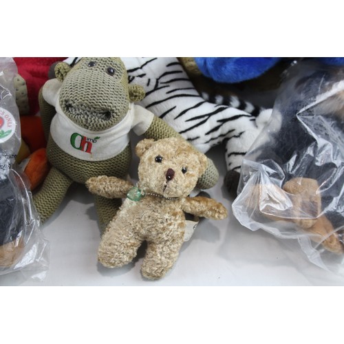 301 - Soft Toys & Bears Assorted Large Joblot      700945