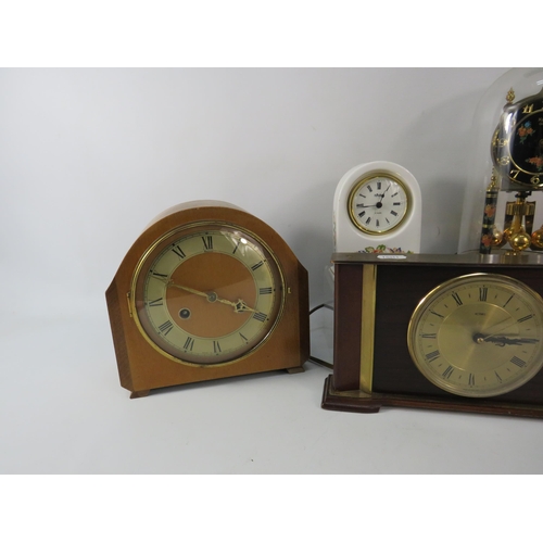 132 - Selection of vintage Mantle clocks and a Kundo Anniversary clock.