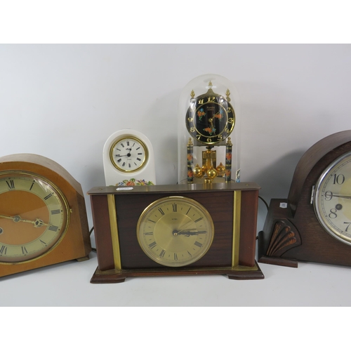 132 - Selection of vintage Mantle clocks and a Kundo Anniversary clock.