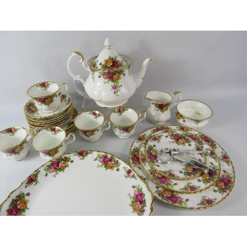 174 - Royal Albert Old Country Roses teaset, including large cake plate and 3 tier cake stand, 22 pieces i... 