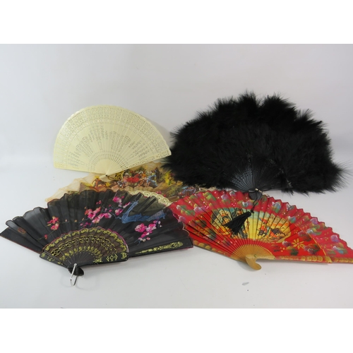 421 - Five ladies vintage hand fans, one made with feathers.