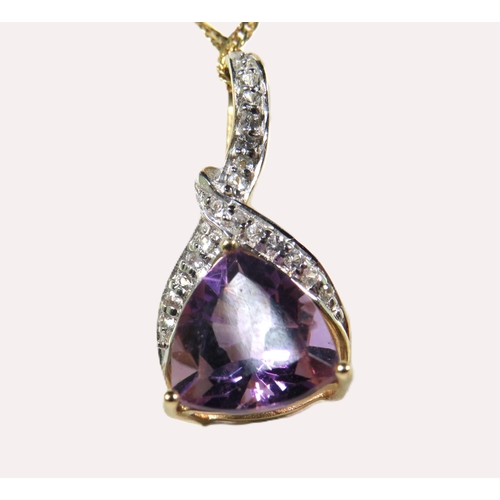 513 - Lovely Amethyst set pendant with tiny Diamond Surround set on an 18 inch 9ct Yellow gold Chain. Tota... 