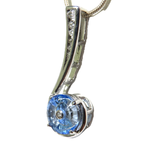 514 - Lovely 9ct White Gold Pendant of unusual shape set with a Deep Blue Aqua with Diamond to Centre, Dia... 