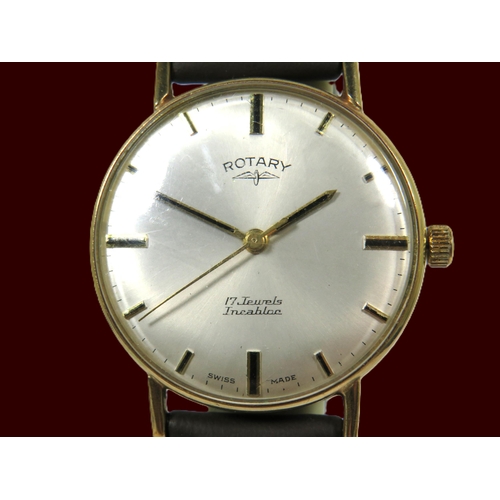 521 - Rotary 17 Jewel incabloc gents watch with 9ct Yellow gold case. Bezel measures approx 30mm Diameter.... 