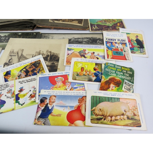 530 - Album of vintage topographical postcards plus a large selection of loose postcards including Bamfort... 