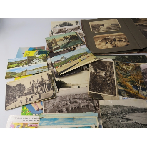 530 - Album of vintage topographical postcards plus a large selection of loose postcards including Bamfort... 