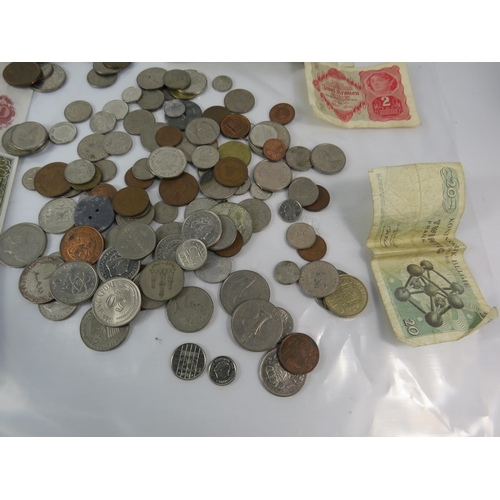 536 - Selection of vintage foreign coins and banknotes.