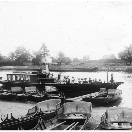 728 - 28 Glass stereoview slides from the Victorian and possibly Edwardian period. Inc Hampton Court, Boat... 