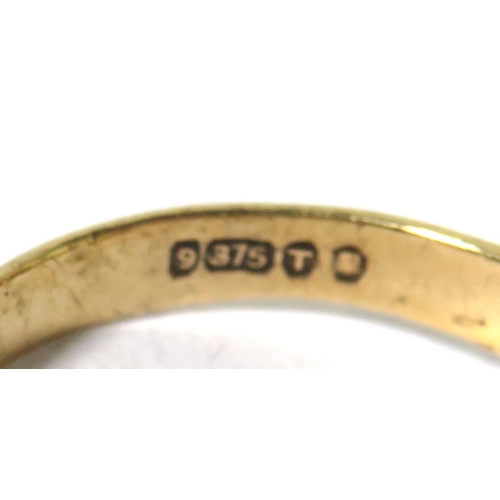 512A - 9ct Yellow Gold Signet Ring. Finger size N  2.1g. Initials are inscribed to the cartouche.  See phot... 