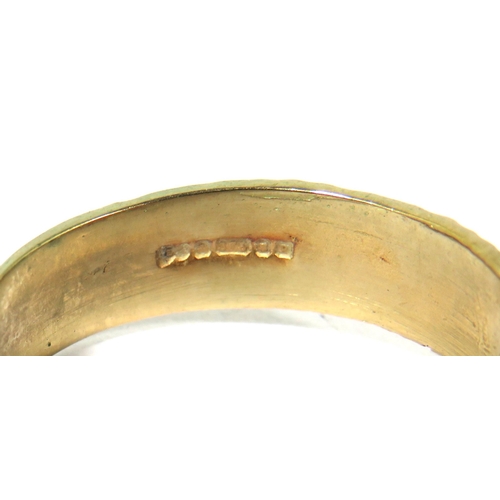 515A - 9ct Yellow Gold Gents Buckle Ring with attractive hammered finish.  Finger size 'S'    4.5g