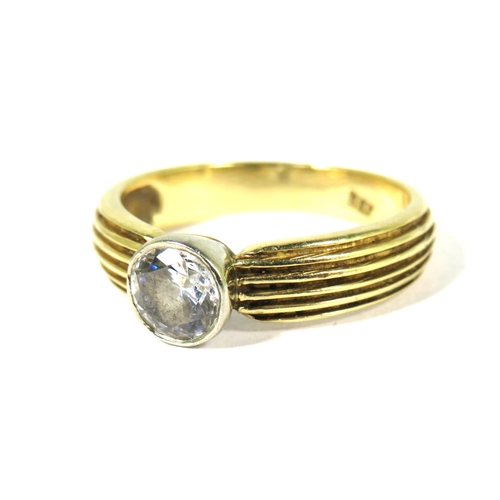 516A - 14ct Yellow Gold Ring set with a circular CZ clear gemstone which measures approx 5.5mm .  Finger si... 