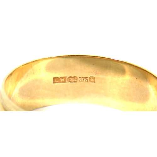 523A - 9ct Yellow Gold Etched & Textured Band. Finger size 'Q'   2.5g