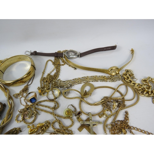 324a - Selection of Goldtone costume jewellery and watches including some rolled gold items.