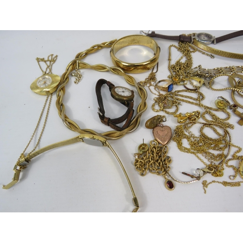 324a - Selection of Goldtone costume jewellery and watches including some rolled gold items.