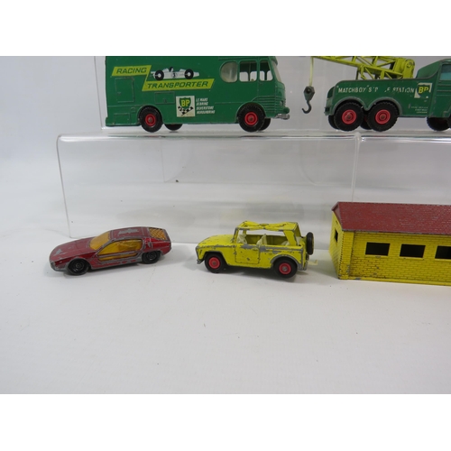 810 - THIS LOT HAS NOW BEEN WITHDRAWN BY THE VENDOR.
Ten playworn Matchbox Lesney diecast vintage vehicles... 