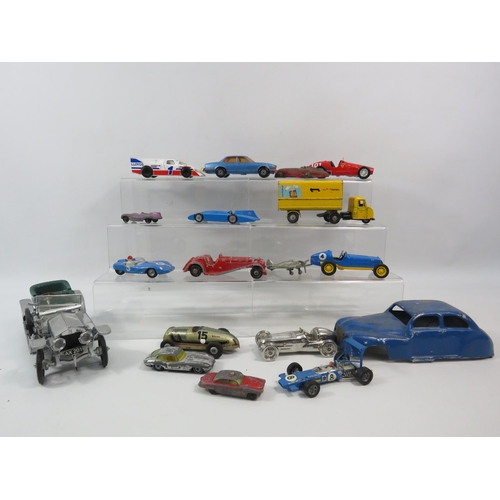 813 - THIS LOT HAS NOW BEEN WITHDRAWN BY THE VENDOR.
Selection of vintage playworn diecast vehicles variou... 