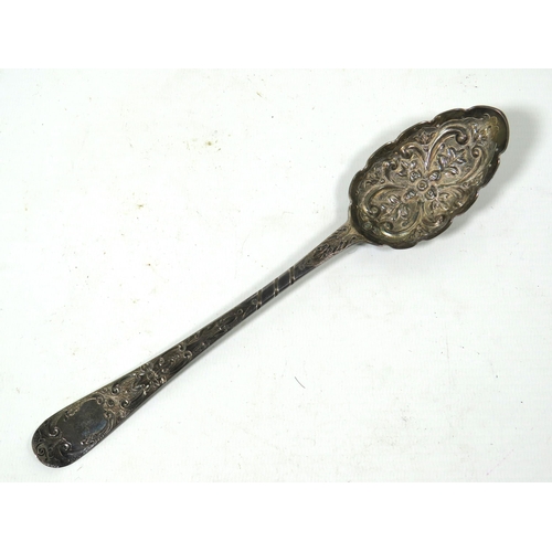 32A - Beautiful Pair of Georgian Silver Fruit Spoons which come complete with original Georgian velvet lin... 