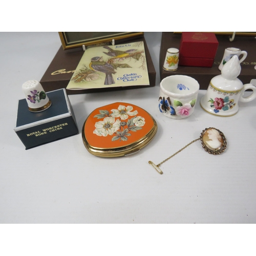 438a - Mixed lot to include Cash collectors embroided pictures, china items and a rolled gold cameo brooch.