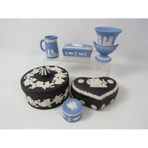 450a - Wedgwood jasperware in Black and light blue, Trinkets, etc.