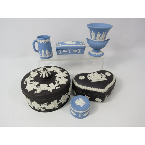 450a - Wedgwood jasperware in Black and light blue, Trinkets, etc.