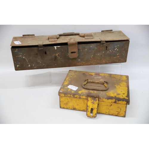 867 - THIS LOT HAS NOW BEEN WITHDRAWN BY THE VENDOR.
Two Nice old Vintage Toolboxes with contents.  See ph... 