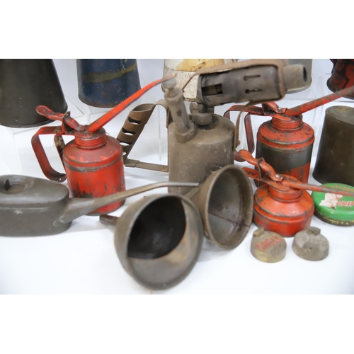 869 - THIS LOT HAS NOW BEEN WITHDRAWN BY THE VENDOR..
Good Selection of Vintage Oil cans. Blowlamps.  See ... 