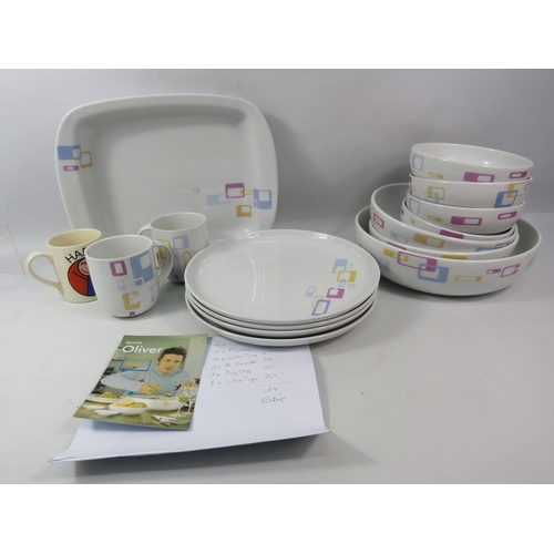 1104 - Royal Worcester Jamie Oliver Retro pattern part dinner set, 14 pieces in total.