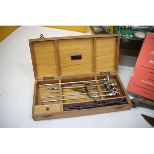 937 - THIS LOT HAS NOW BEEN WITHDRAWN BY THE VENDOR.
Interesting Mixed lot of Vintage Medical Instruments ... 