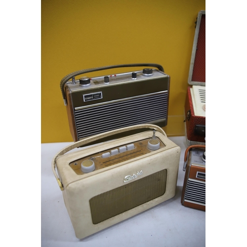 941 - THIS LOT HAS NOW BEEN WITHDRAWN BY THE VENDOR.
Four Vintage Radios, Three are made by Roberts plus o... 