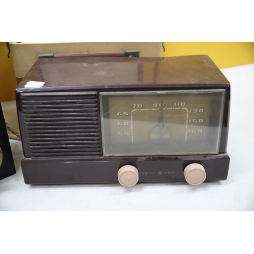 944 - THIS LOT HAS NOW BEEN WITHDRAWN BY THE VENDOR.
Four Vintage Radios by Vidor, General Radio and GEC. ... 