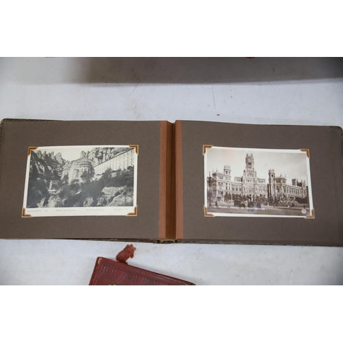 946 - Good Selection of Antique Photo Albums. Some have old and interesting photos. See photos.