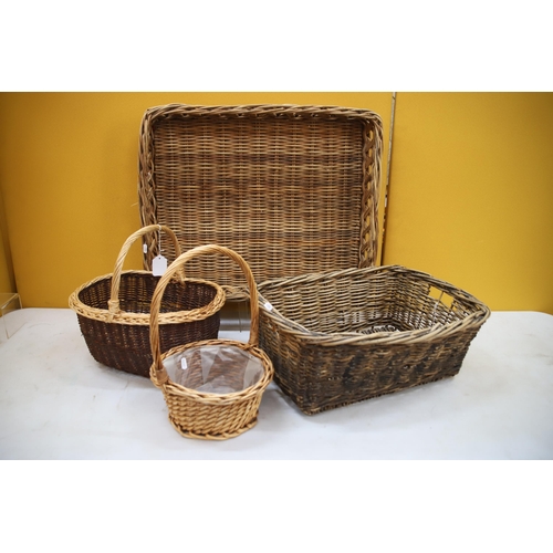 977 - Good Mixed lot of Vintage Wicker baskets. See photos.