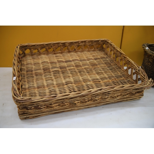 977 - Good Mixed lot of Vintage Wicker baskets. See photos.