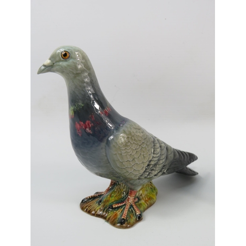 15 - Beswick Grey Pigeon figurine model no 1383 and a Beswick  Beagle Champion Wendover Billy.