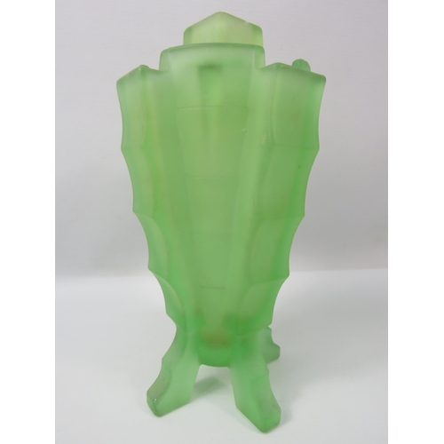 4 - Bagley Art deco green uranium glass vase with frog, 10