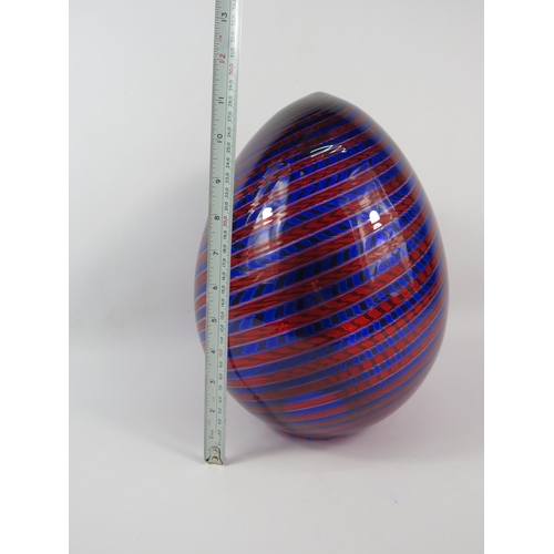 9 - Murano Venini large blue and red glass egg, approx 12.5