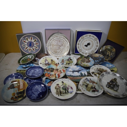 2016 - Good Assortment of Decorative plates. Some with boxes.  See photos