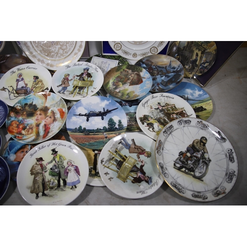 2016 - Good Assortment of Decorative plates. Some with boxes.  See photos