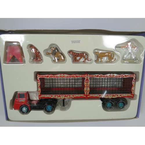 1001 - Two Corgi Classics Chipperfield's Circus Die Cast 1:50 Scale models of Scammell Highwayman with two ... 