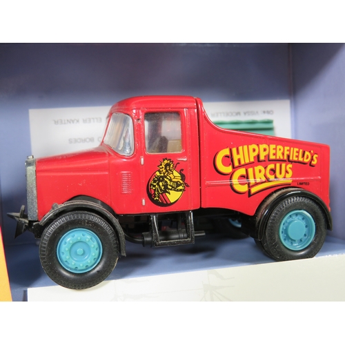 1001 - Two Corgi Classics Chipperfield's Circus Die Cast 1:50 Scale models of Scammell Highwayman with two ... 