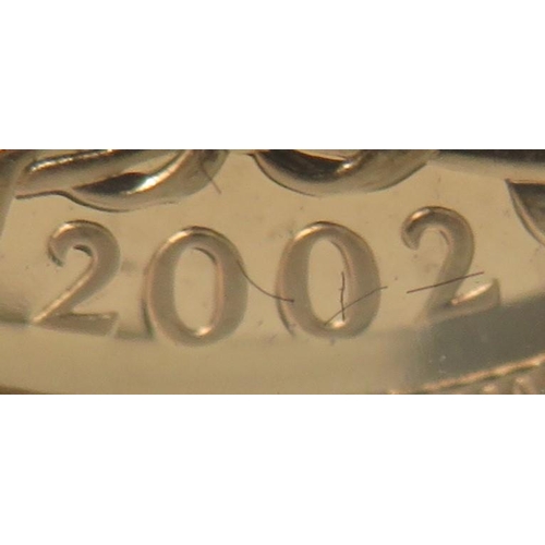 211 - Royal Mint 2002 Gold Proof Sovereign, Limited edition 01186/12,500 Comes complete with display box w... 