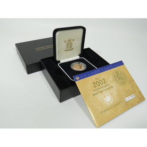 211 - Royal Mint 2002 Gold Proof Sovereign, Limited edition 01186/12,500 Comes complete with display box w... 