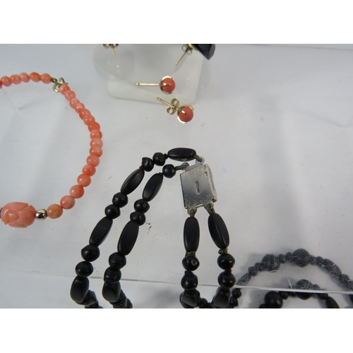 164 - Mixed jewellery lot to include a Coral bracelet with 9ct gold clasp, a pair of 9ct gold coral earrin... 