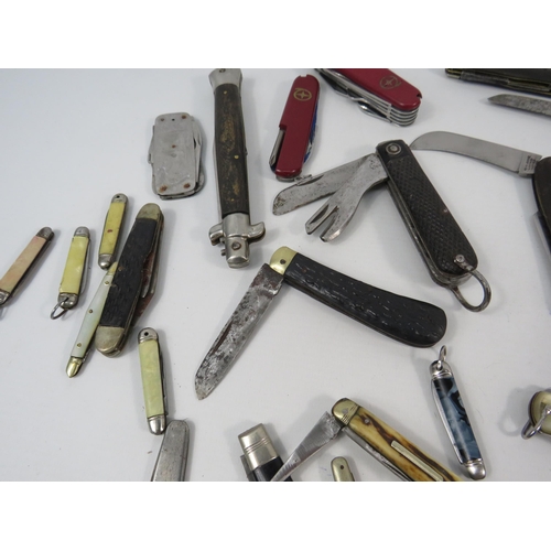 169 - Large selection of various vintage penkinves, multitool knives etc.