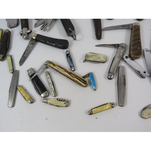 169 - Large selection of various vintage penkinves, multitool knives etc.