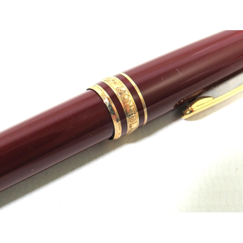 262 - Mont Blanc Gold coated Meisterstuck Classique Pen. Model number M163  Serial number JR1322755  Has  ... 