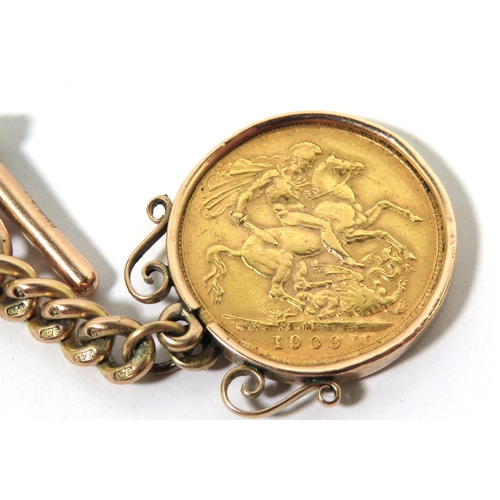 268 - Lovely Graduated Gold Watch Chain with Tee bar, Sovereign Fob with twin clasps and Tee bar. Each lin... 