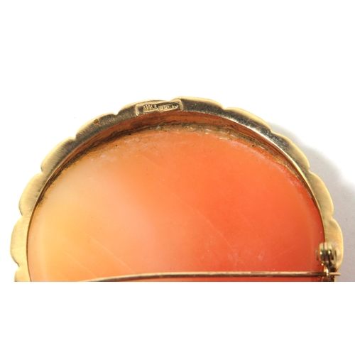 271 - Large Vintage Cameo Brooch/Pendant set in a 9ct Yellow Gold Mount.  45 x 45 mm.  Total weight 13.2g