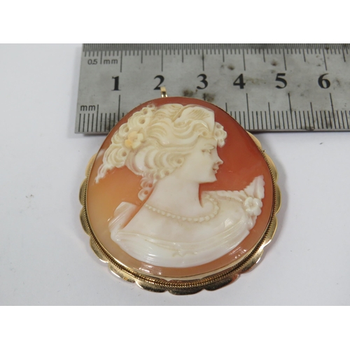 271 - Large Vintage Cameo Brooch/Pendant set in a 9ct Yellow Gold Mount.  45 x 45 mm.  Total weight 13.2g