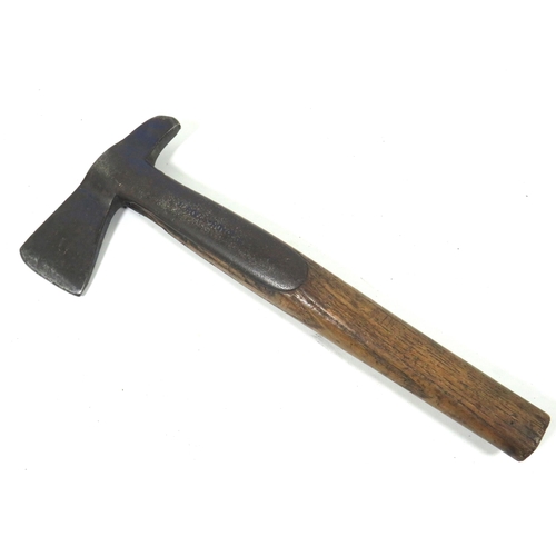 286 - Very Rare Vintage Fireman's Axe made by Rolls Royce. Arrowmarked and date stamped for 1942. In very ... 